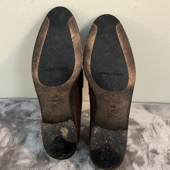 Donald J Pliner - Picture 4 of 5